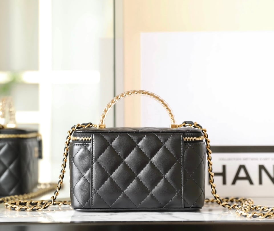 Chanel Small Vanity Case Ss22 Black 17Cm/6.6in view 4