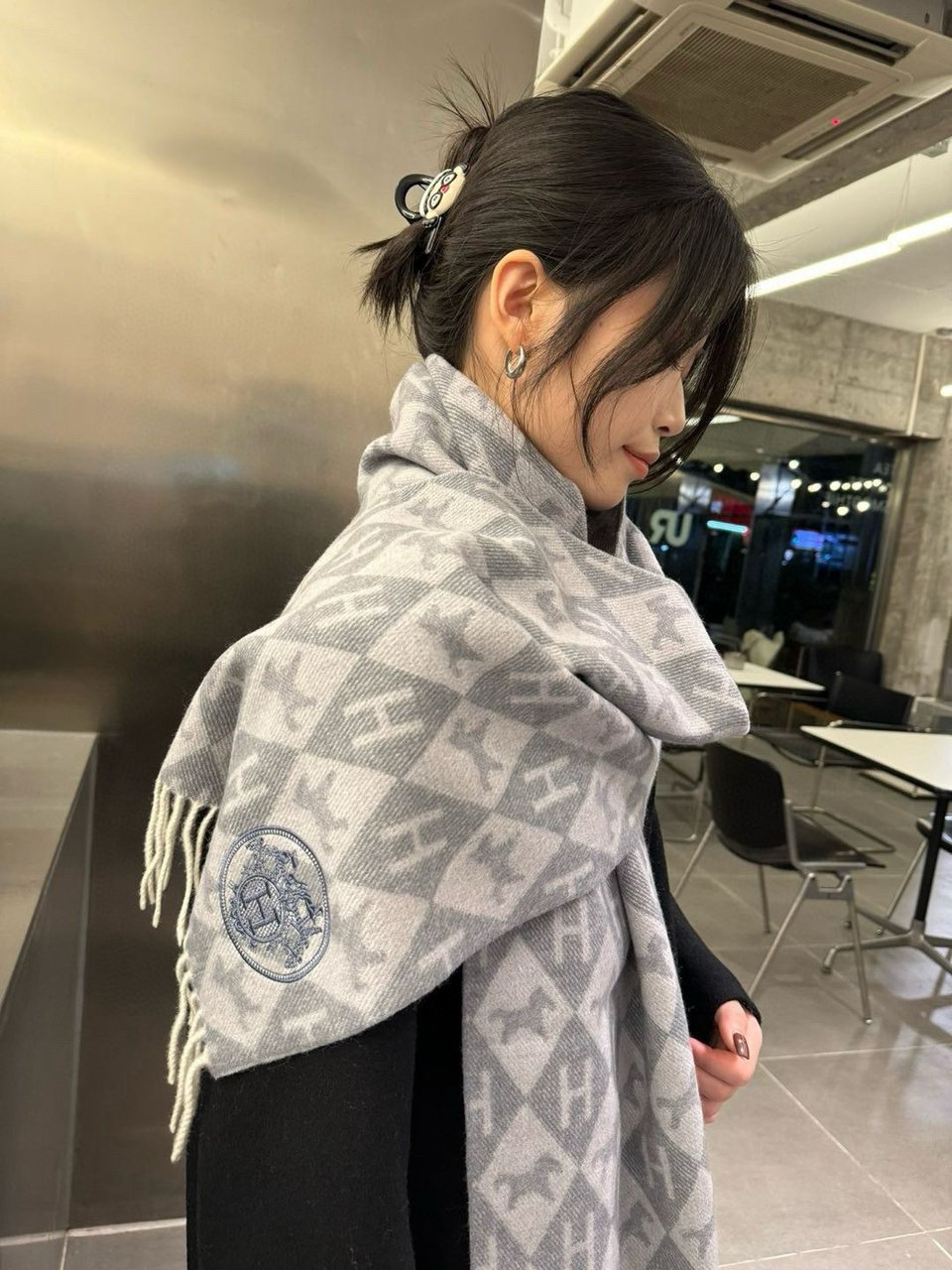 Hermes Diamond H Cashmere Scarf Grey For Women 180cm view 6