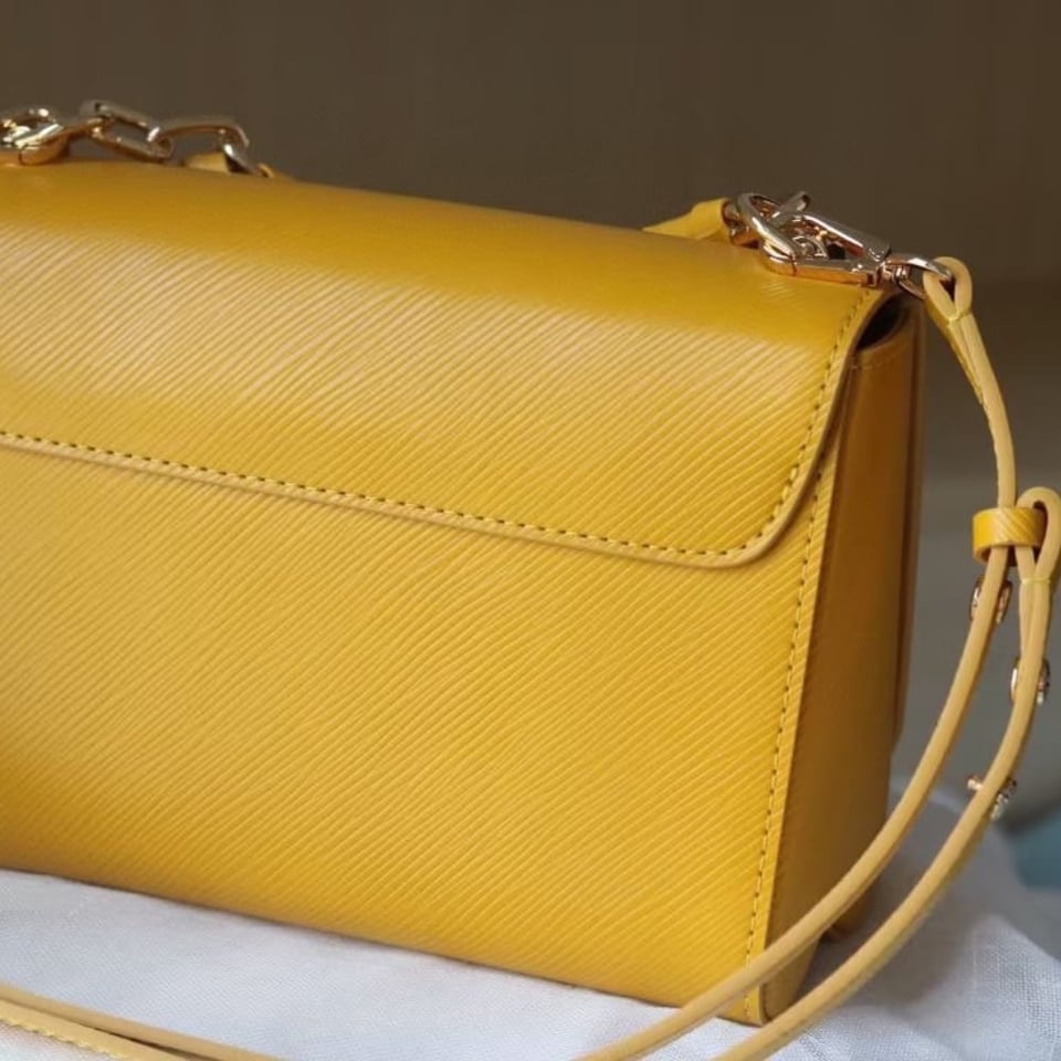 Louis Vuitton Twist Mm Cowhide Leather Handbag Sunflower Yellow 23Cm view 6