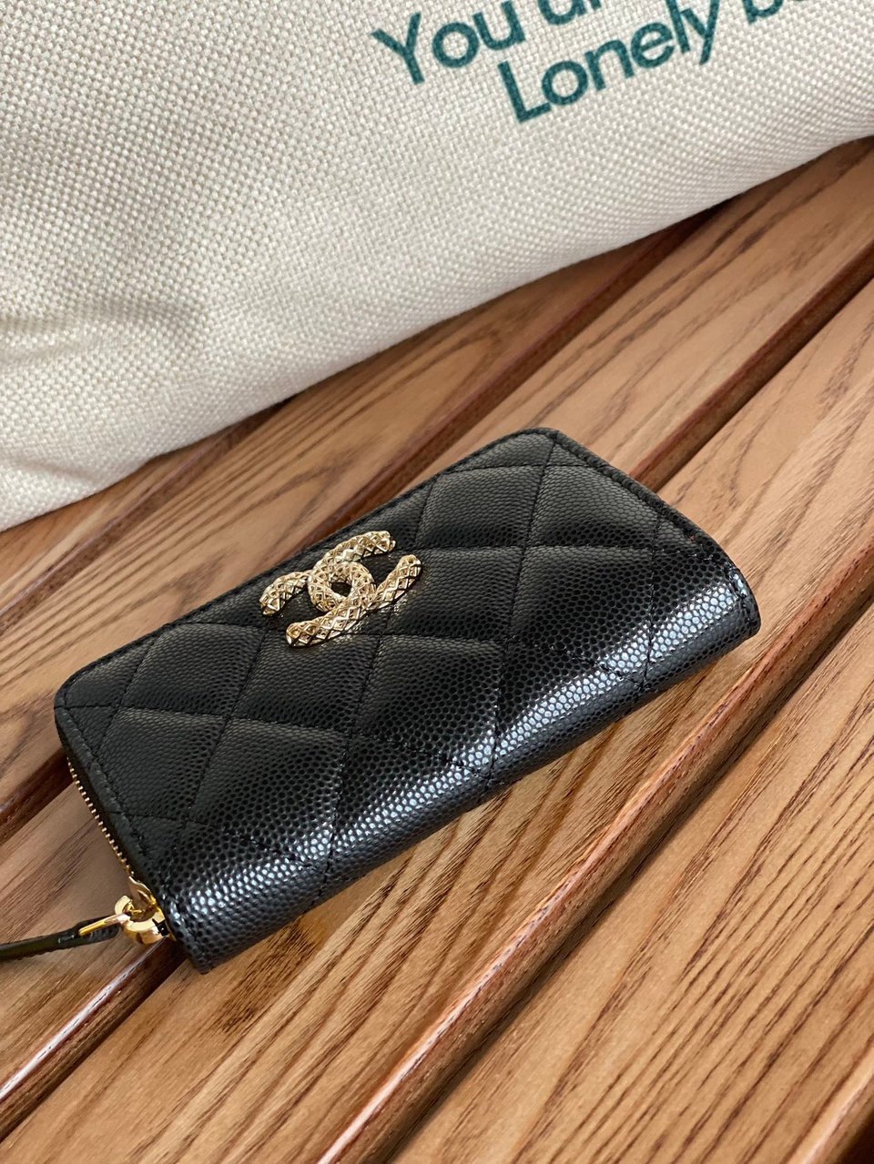 Chanel Zipped Wallet 11Cm Black Caviar Gold Hardware view 4
