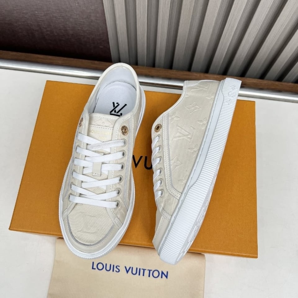Louis Vuitton Lv Lagoon Sneaker Beige 1Ahoqr view 3