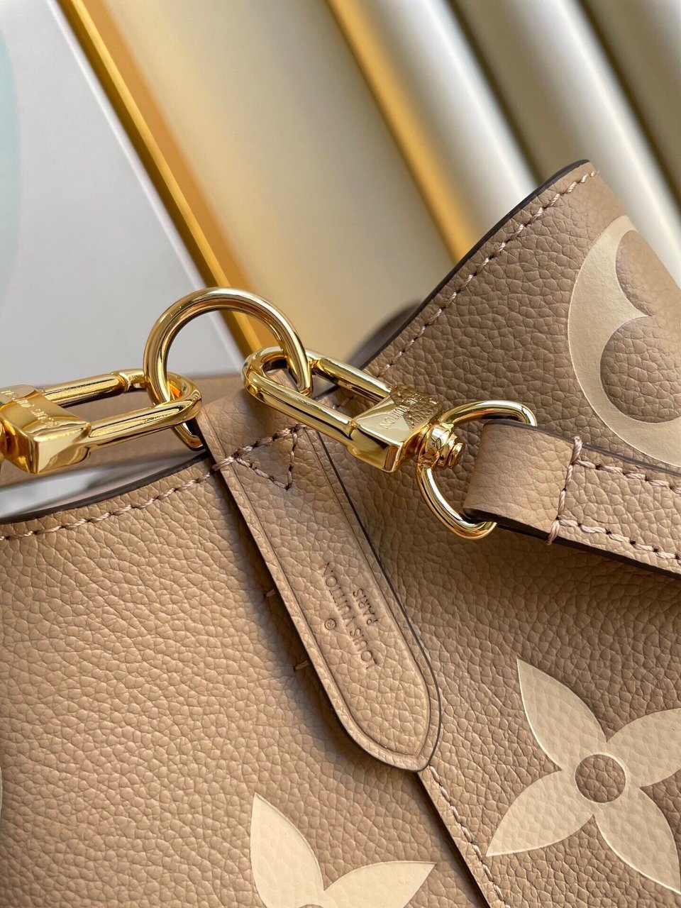Louis Vuitton Néonoé Mm Bicolor Monogram Empreinte Leather – Women – Handbags Dove/Cream 26cm/ 10.2in view 16