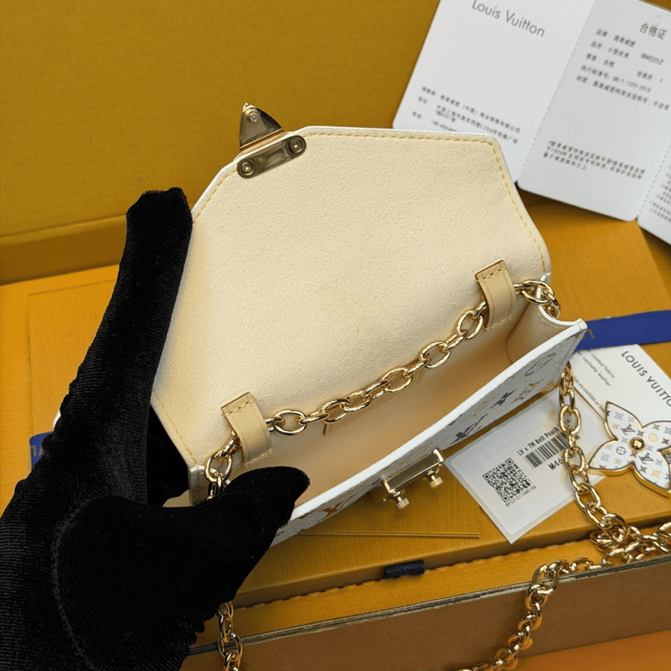 Louis Vuitton LV x TM Pouch Metis M4625Z 13.5cm/5.3in view 8