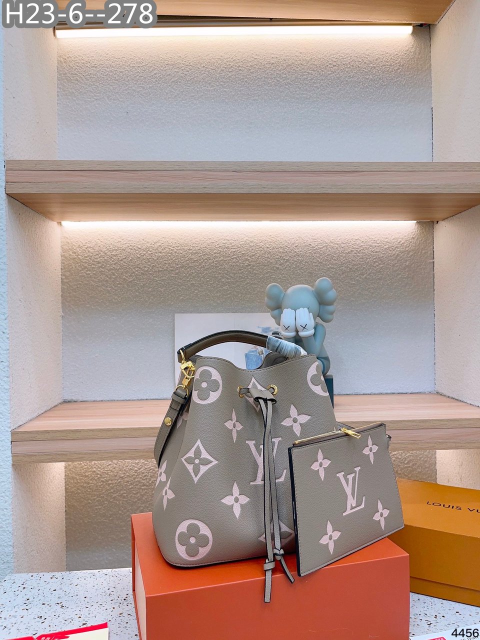 Louis Vuitton N Ono Mm Gray 25Cm view 4