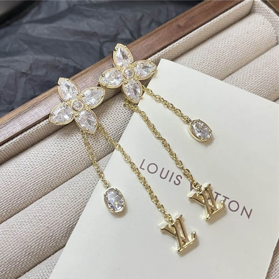 Louis Vuitton Lv Dazzle Earrings M01996 view 3