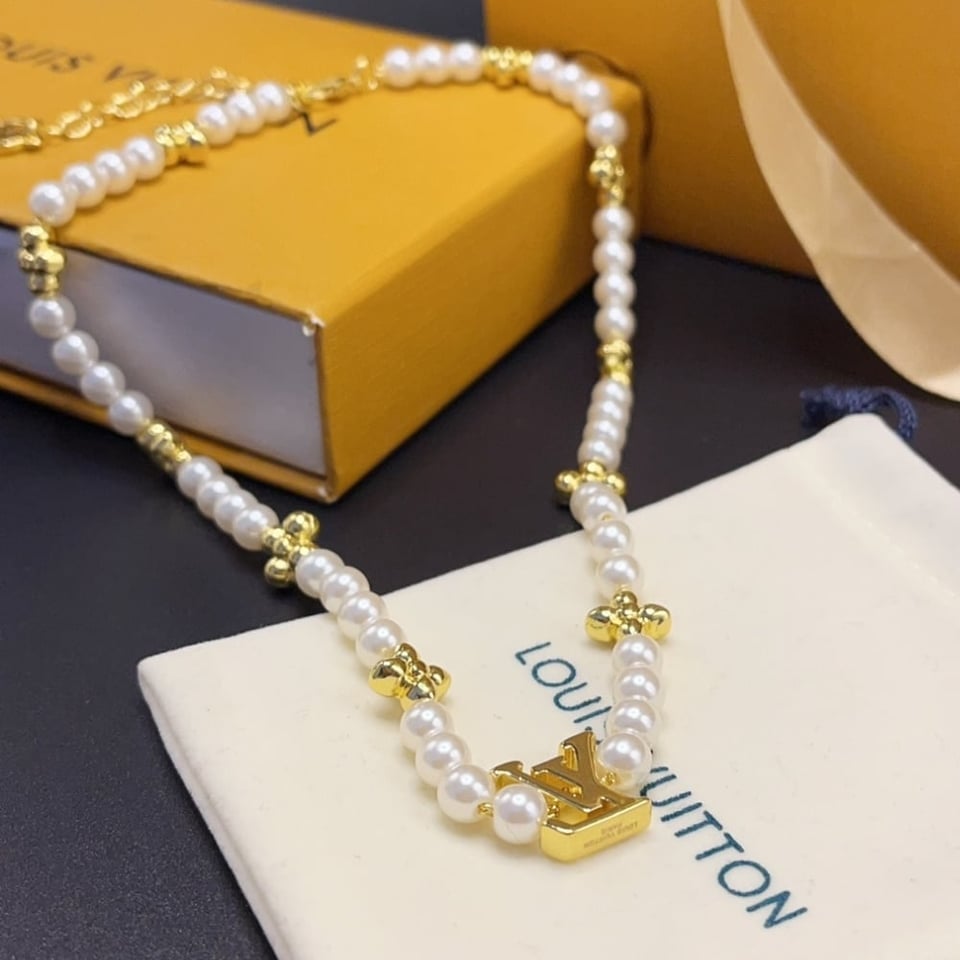 Louis Vuitton My Lv Pearl Necklace M01990 view 3