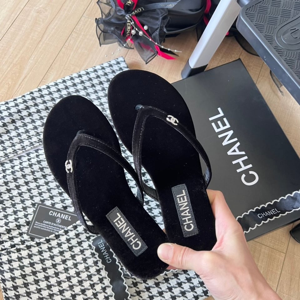 Chanel Thongs Slipper Velvet In Black G45716 B16716 94305 view 6