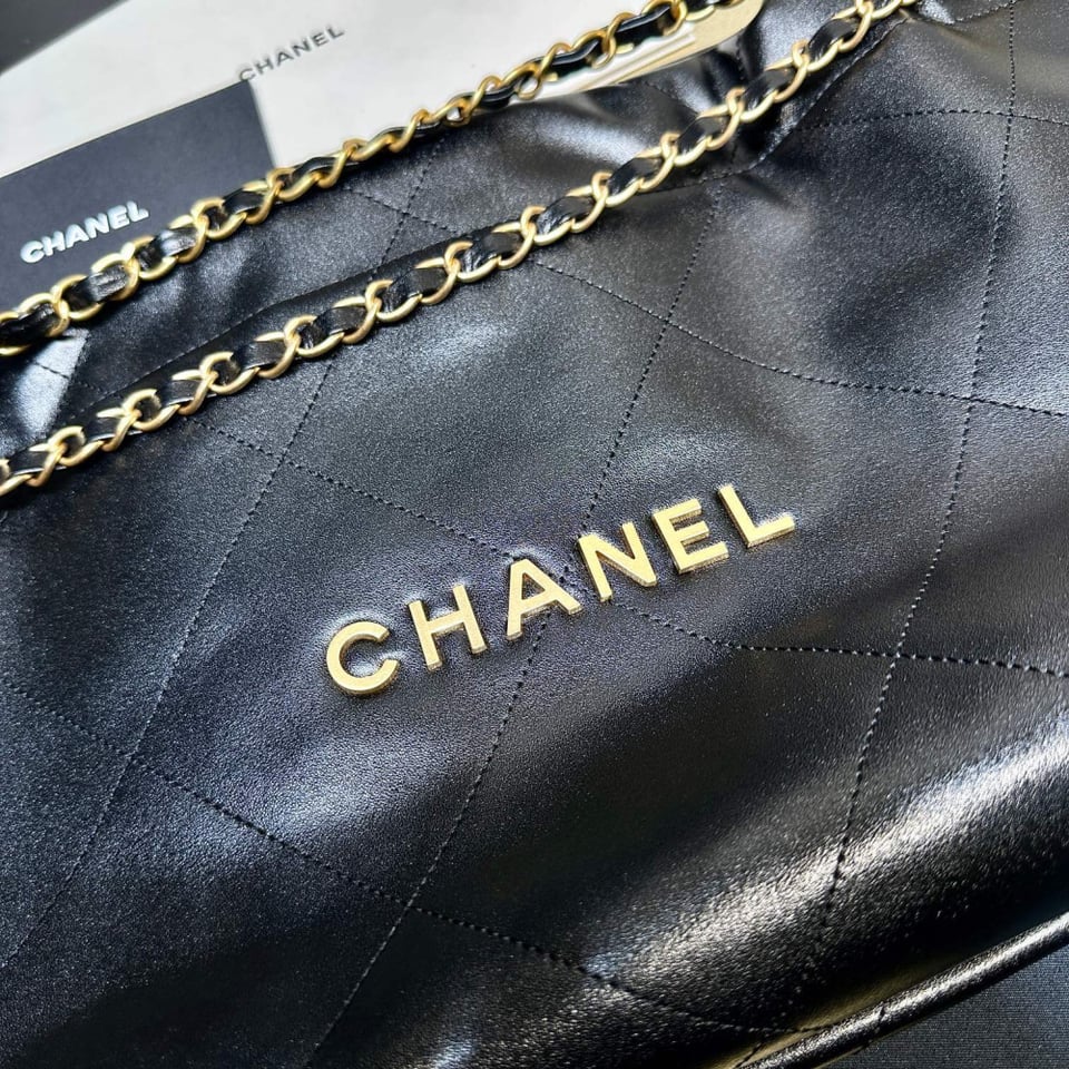 Chanel 22 Bag Handbag Black Shiny Calfskin 45cm view 7