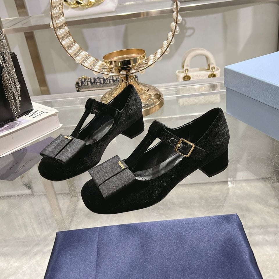 Prada Velvet Pumps Black 1I818N 068 F0002 F 035 view 4