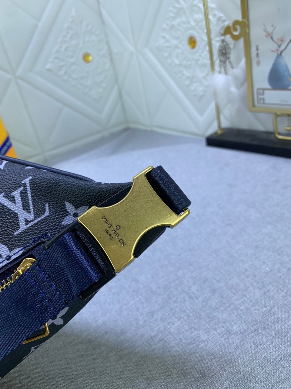 Louis Vuitton Discovery Bumbag Pm Ink Blue 44Cm M23905 view 5