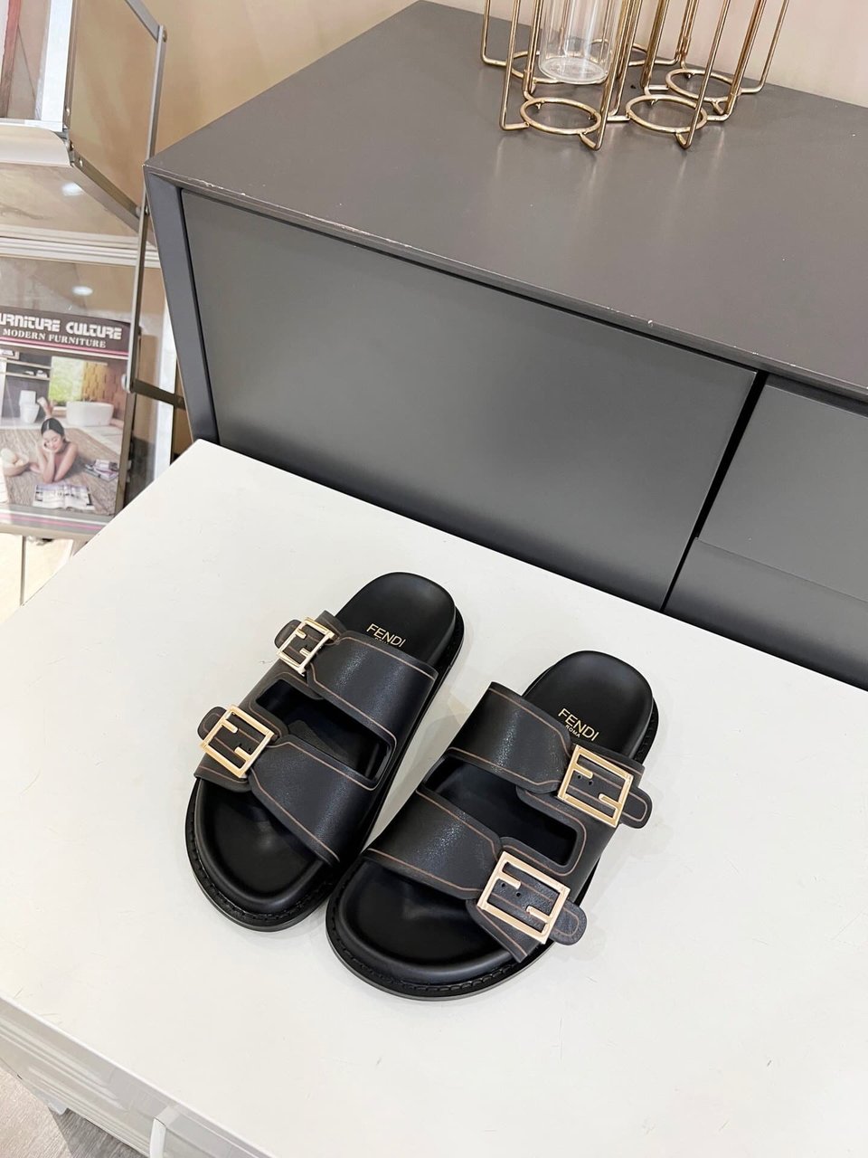 Fendi Feel Leather Slides Black view 7