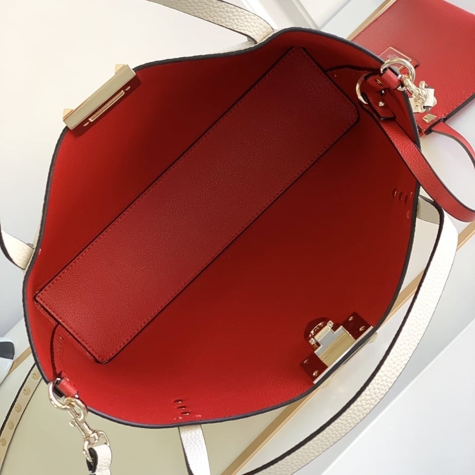 Valentino Garavani Rockstud Small Tote Bag White 28Cm view 6