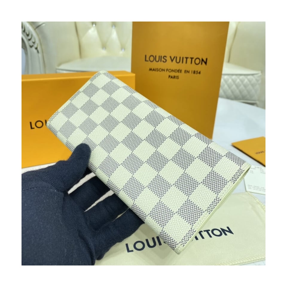 Louis Vuitton Damier Azur Emilie Wallet Beige view 5