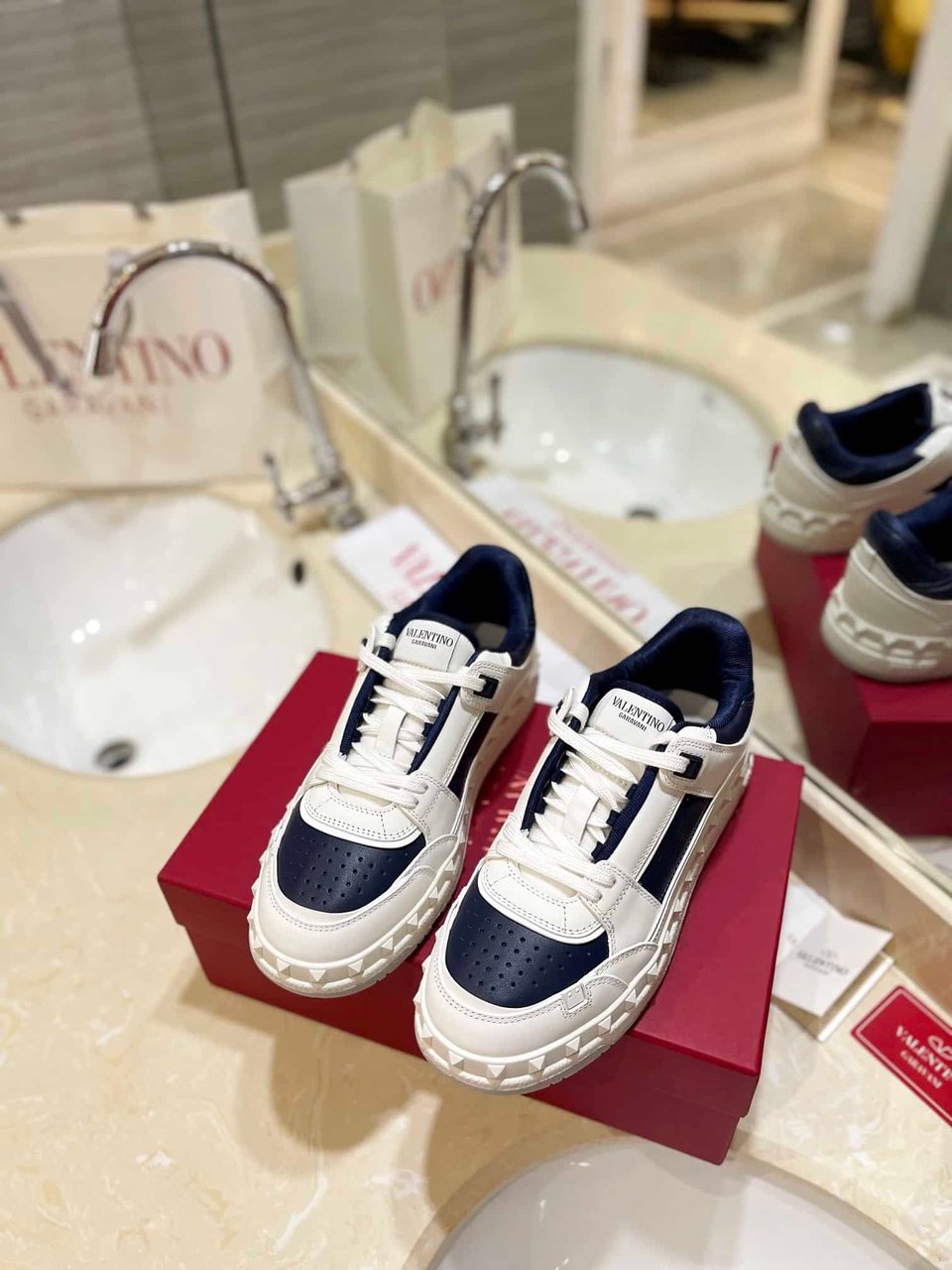 Valentino Garavani Freedots Low Top Sneaker In Calfskin Blue 4Y2S0H43Rdg Fc6 view 9