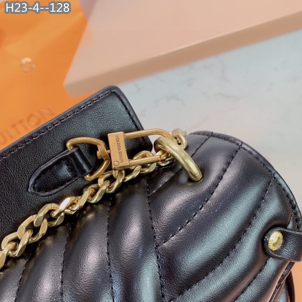 Louis Vuitton New Wave Chain Bag Black 25Cm M55206 view 9