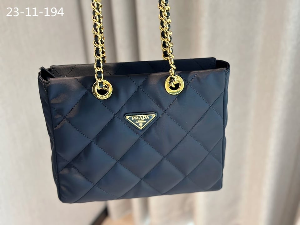 Prada Re Edition 1995 Chaîne Re Nylon Tote Bag Black 26Cm view 4