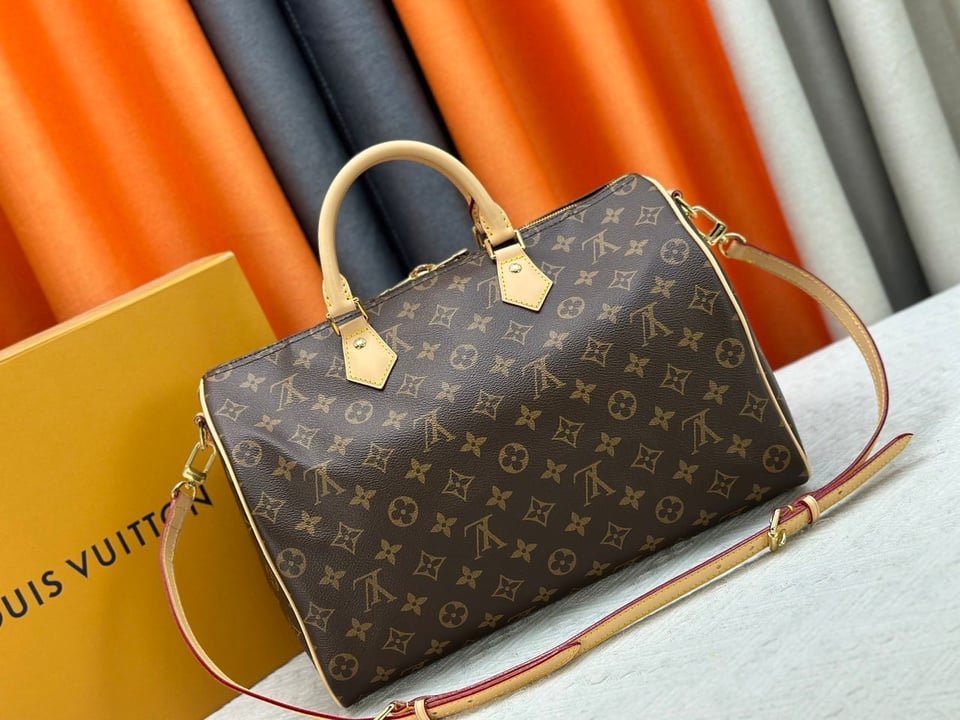 Louis Vuitton Speedy Bandouliere 35 Monogram Canvas 35cm view 9