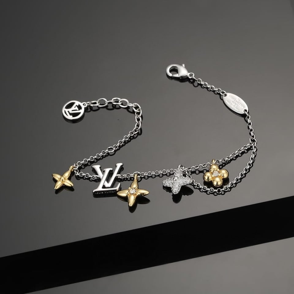 Louis Vuitton Lv Gram Bracelet With Flower Charms White Gold view 7