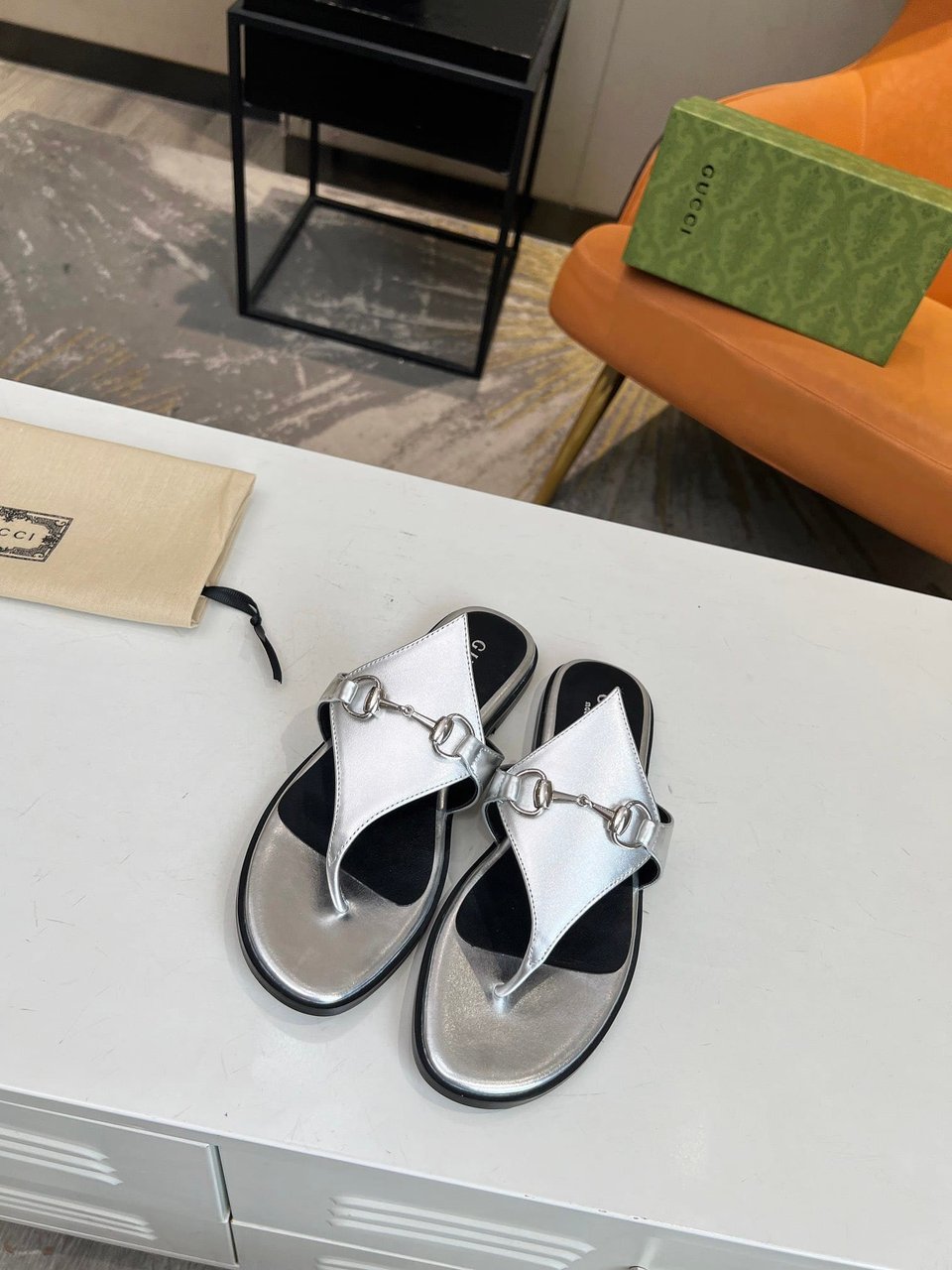 Gucci Women’S Thong Sandal With Horsebit Silver view 4
