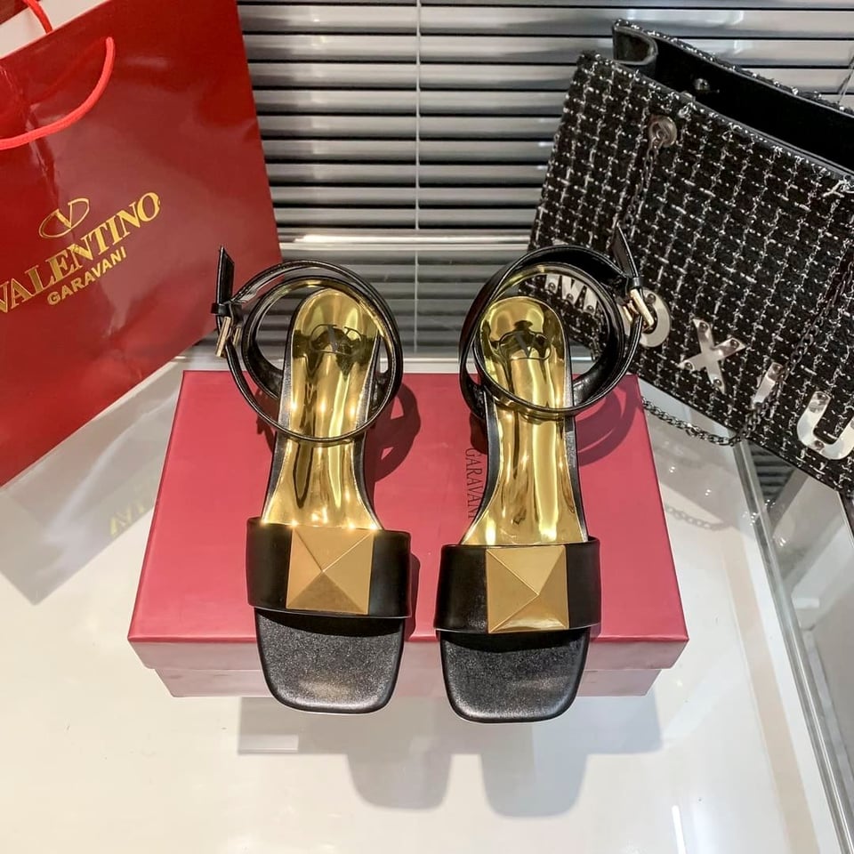Valentino Garavani One Stud Leather Sandals Black view 6