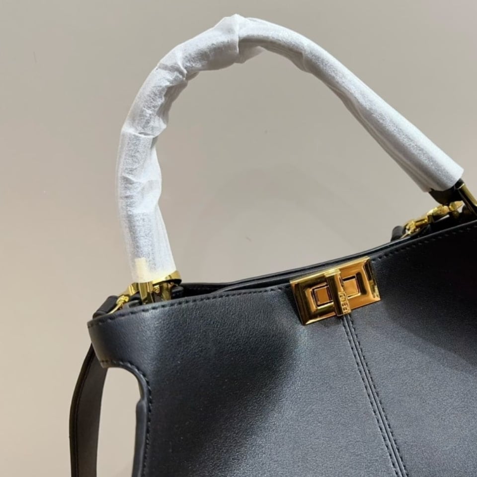 Fendi Peekaboo X Lite Medium Black 29Cm view 5