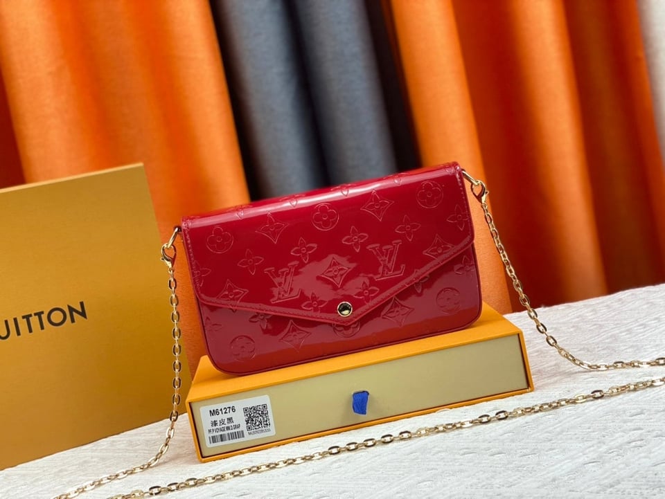 Louis Vuitton Pochette F Licie Red 21Cm view 10