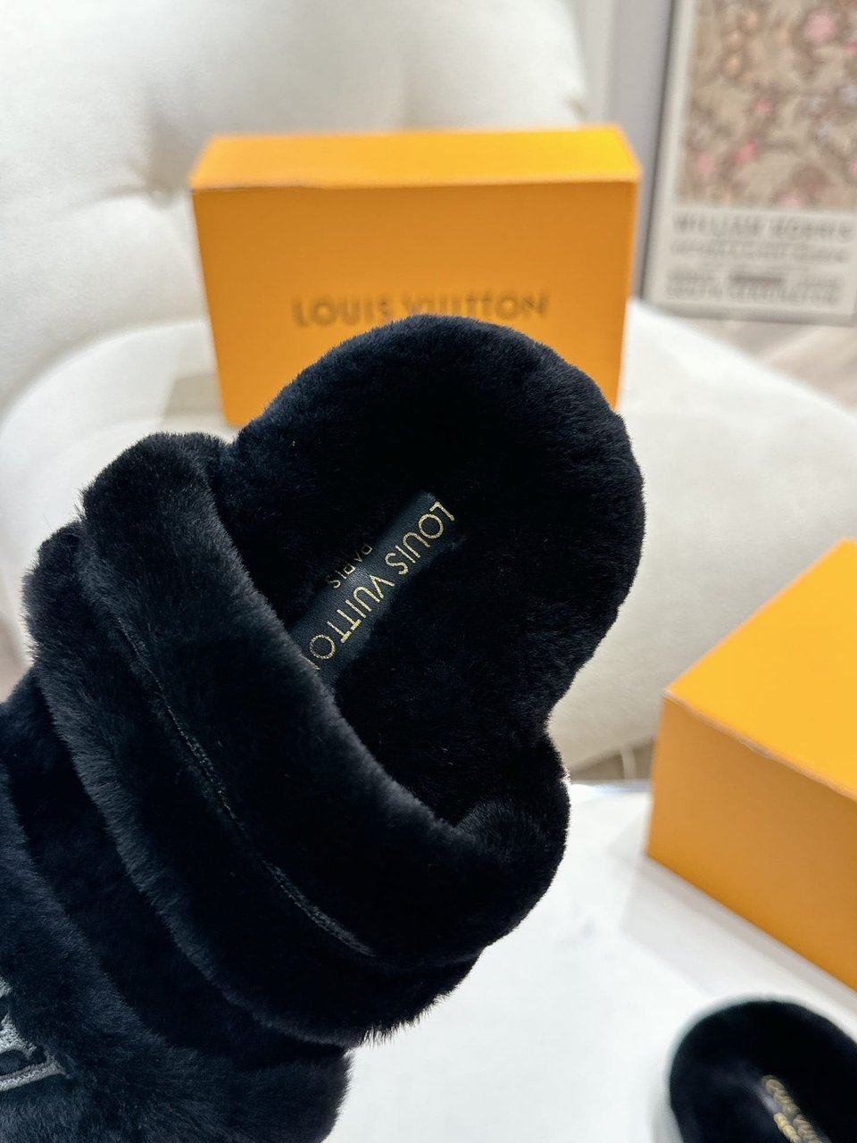 Louis Vuitton Lv Sunset Flat Comfort Mule Shearling Noir1 1Adc65 view 6
