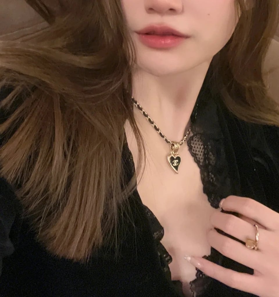 Chanel Domestic Necklace Gold Metal And Black Heart view 4