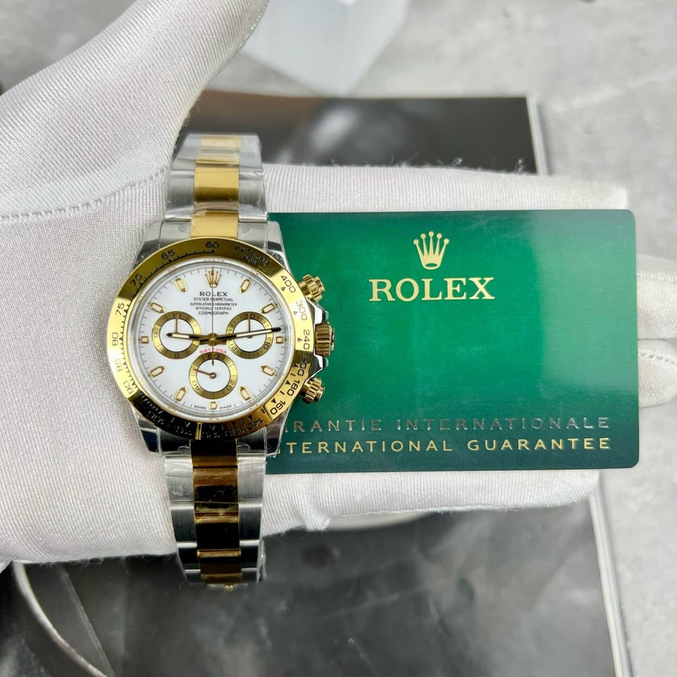 Rolex Daytona 40 mm White Dial 126503 view 4