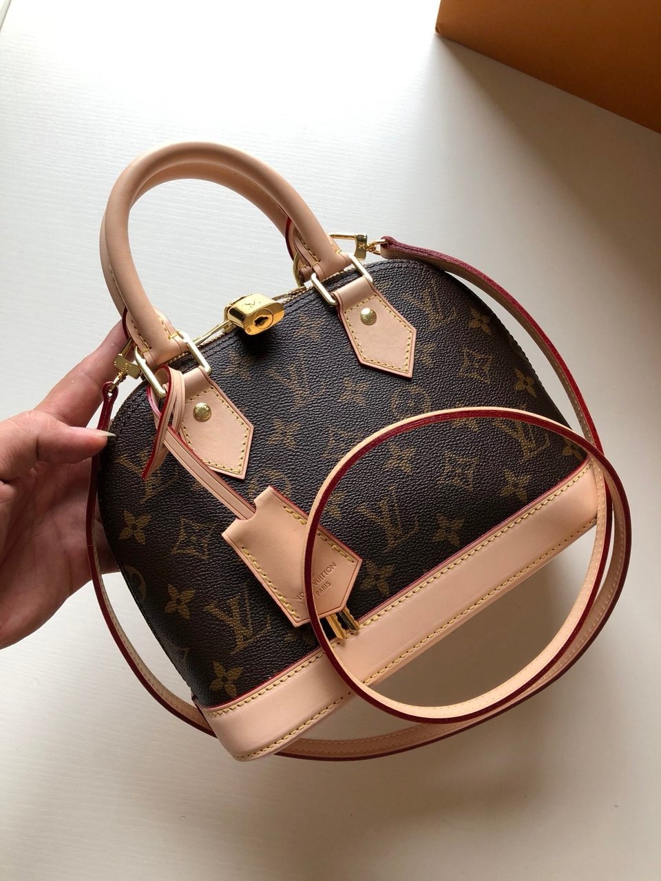Louis Vuitton Alma Monogram 23cm view 9