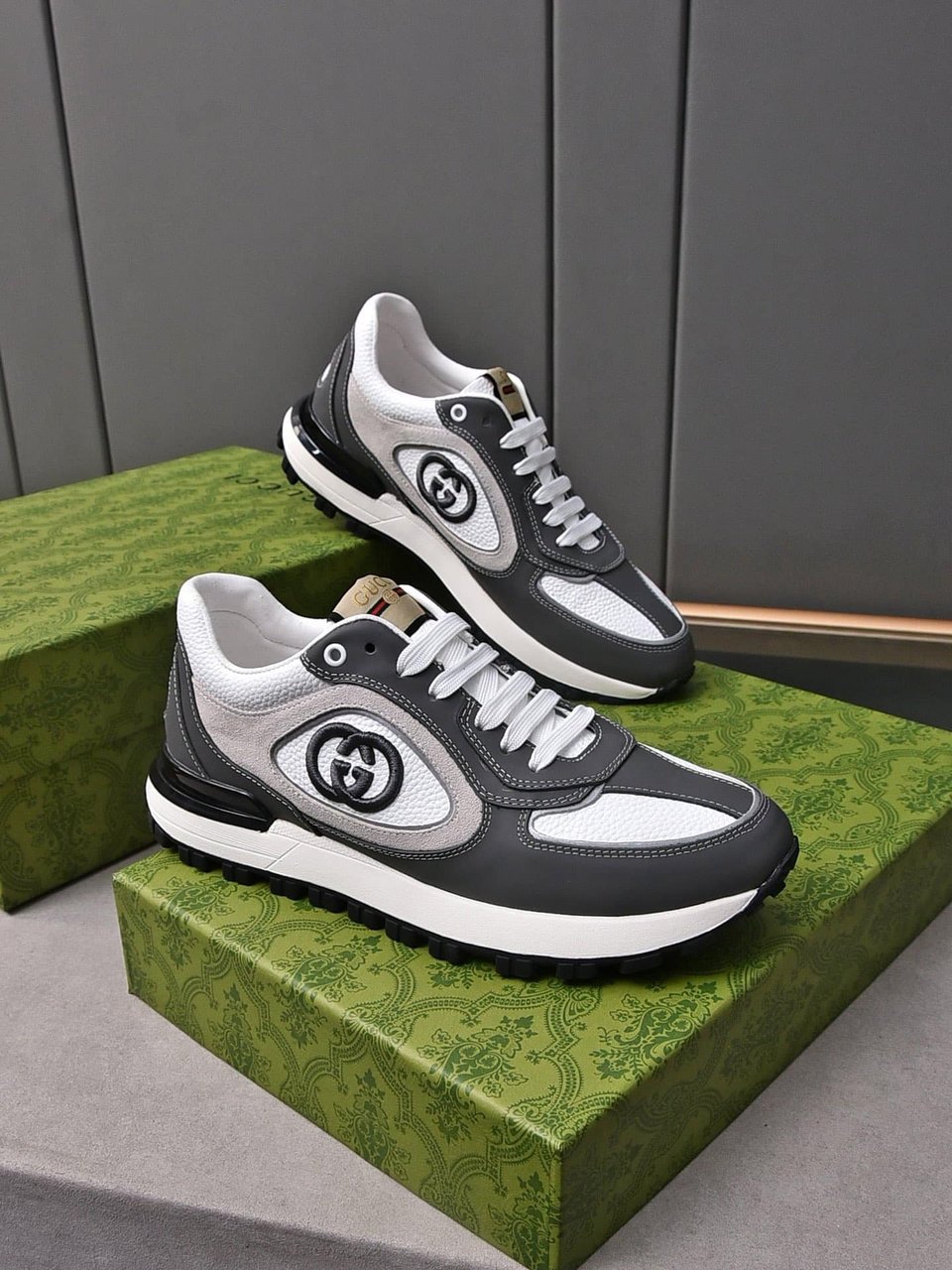 Gucci Double G Men’S Run Sneaker Gray view 8
