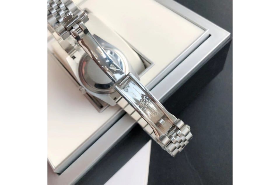 Rolex Datejust 36/28mm SS/SS Jub White/Dial view 8