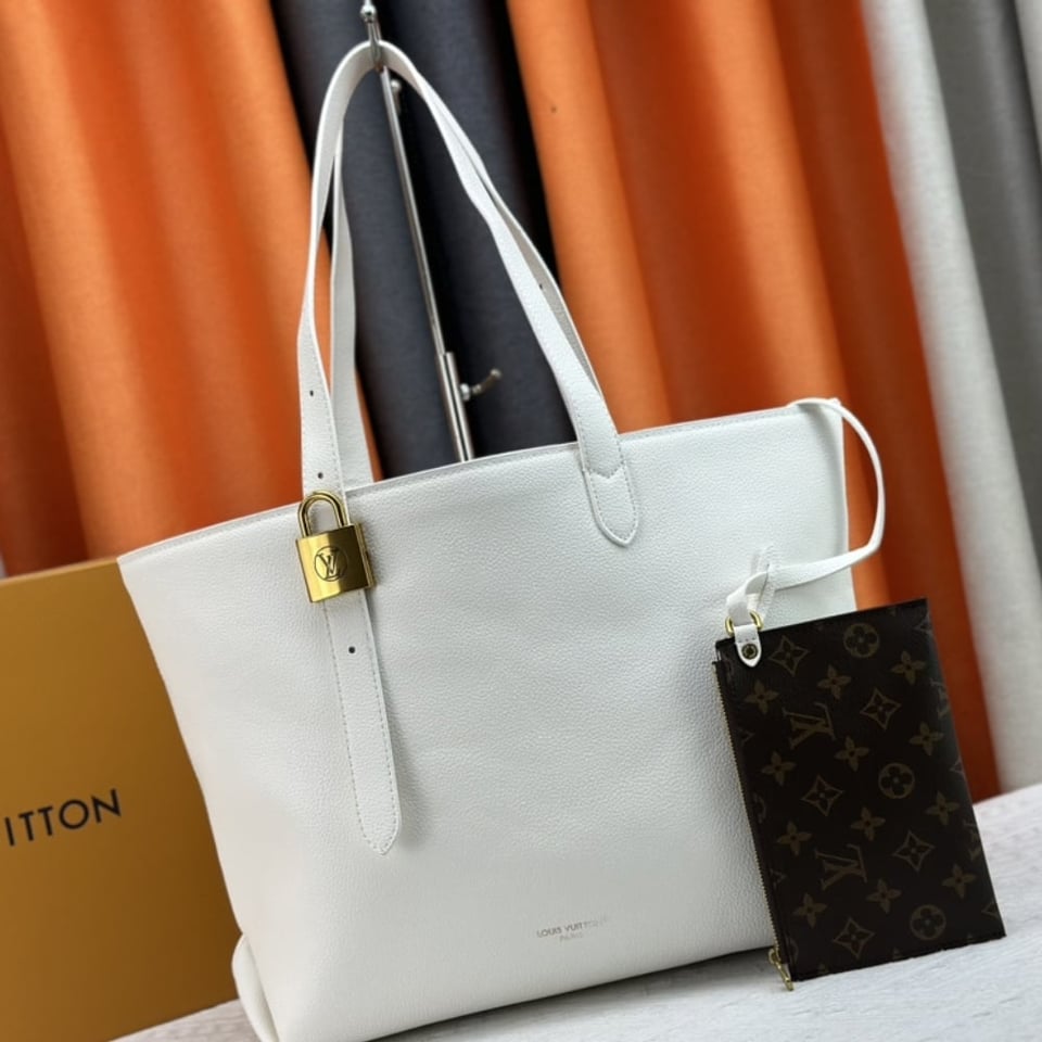 Louis Vuitton Low Key Cabas Mm Grained Calfskin White 47cm/ 18.5in view 4