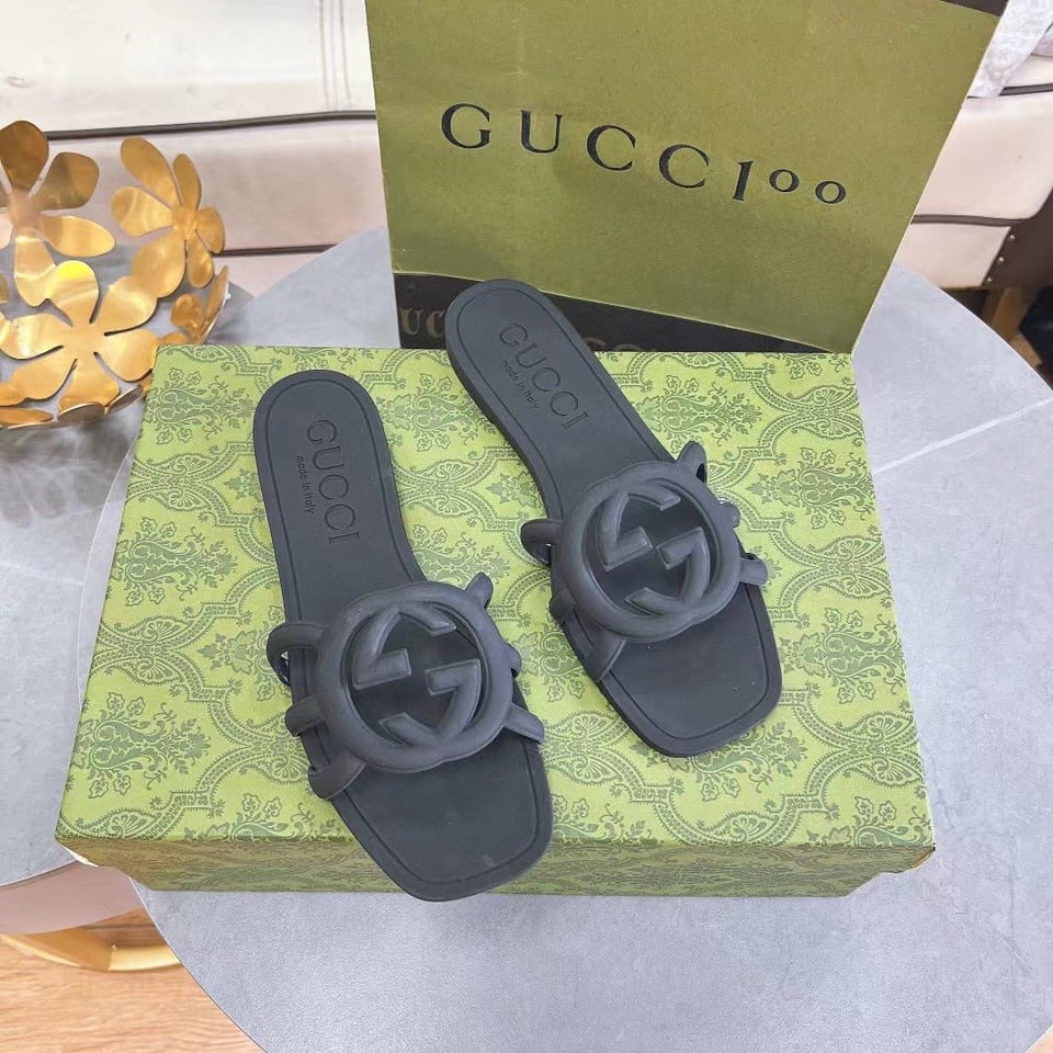 Gucci Women’S Interlocking G Slide Sandal Black ?780307 J8700 1000 view 5