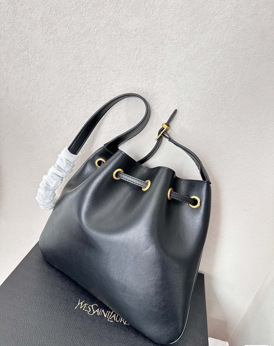 Saint Laurent Paris Vii Medium Flat Hobo Bag In Smooth Leather Black 28Cm view 10