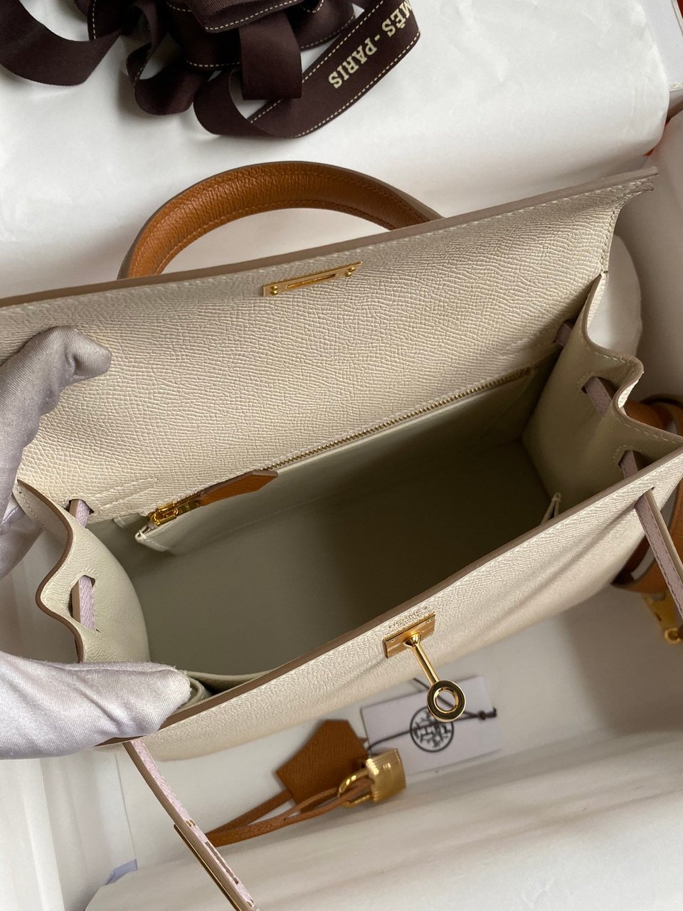 Hermes Kelly 25 Bag In Light Beige Epsom Leather For Women 25cm/10in view 7