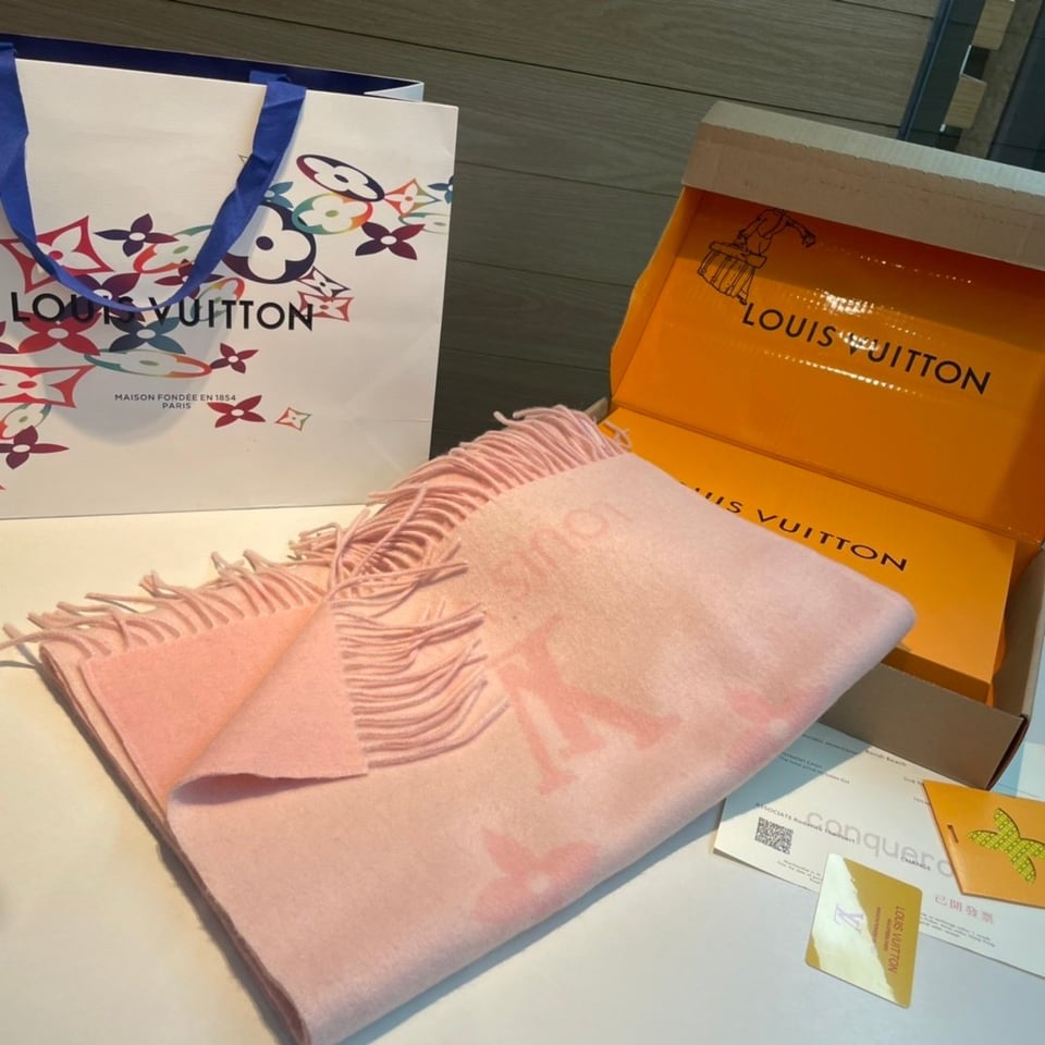 Louis Vuitton Monogram Giant Pink Scarf For Women 170cm view 3