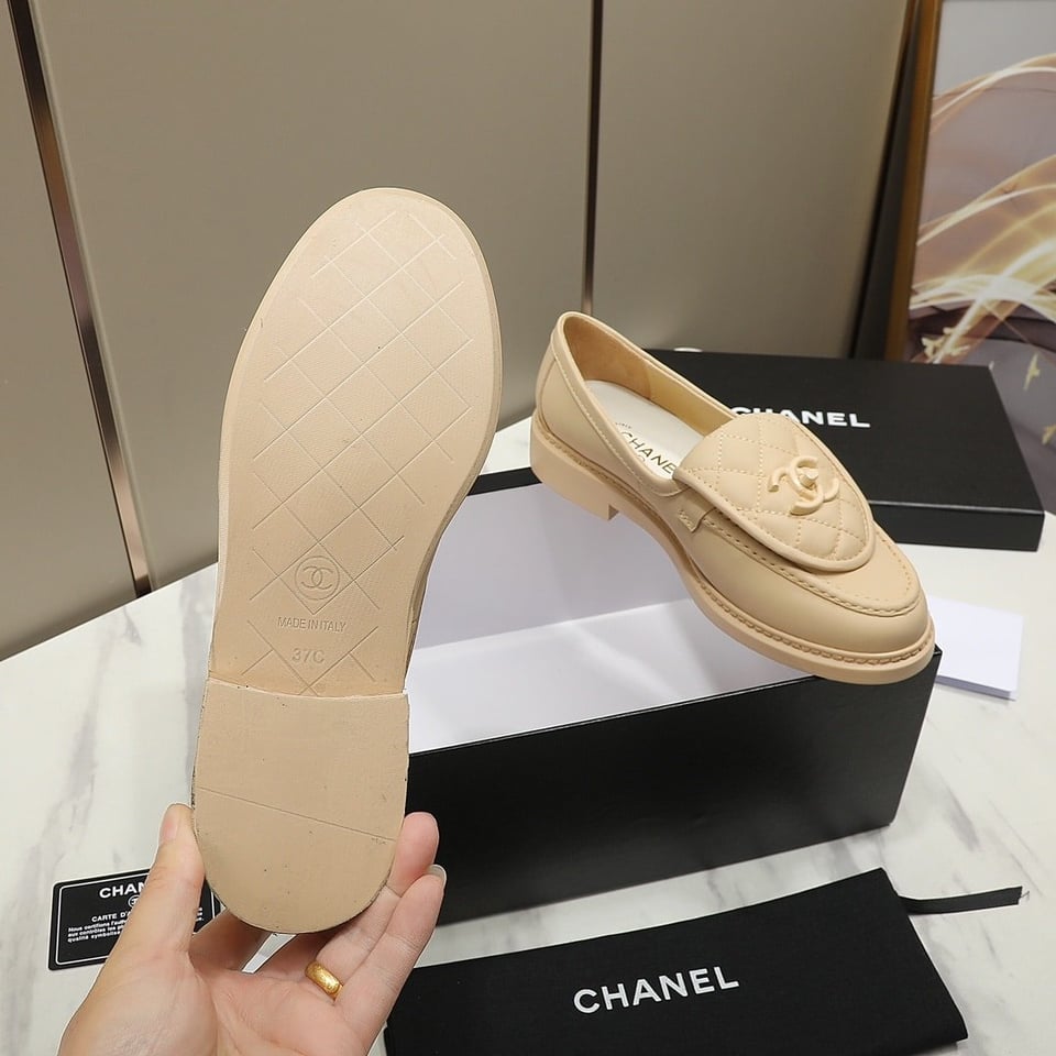 Chanel Cc Nib Turnlock Moccasins Flat Loafers Light Yellow G45474 B15482 Nt966 view 6