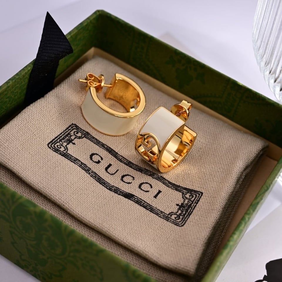 Gucci Blondie Enamel Hoop Earrings Ivory Enamel 796764 J1630 8078 view 3