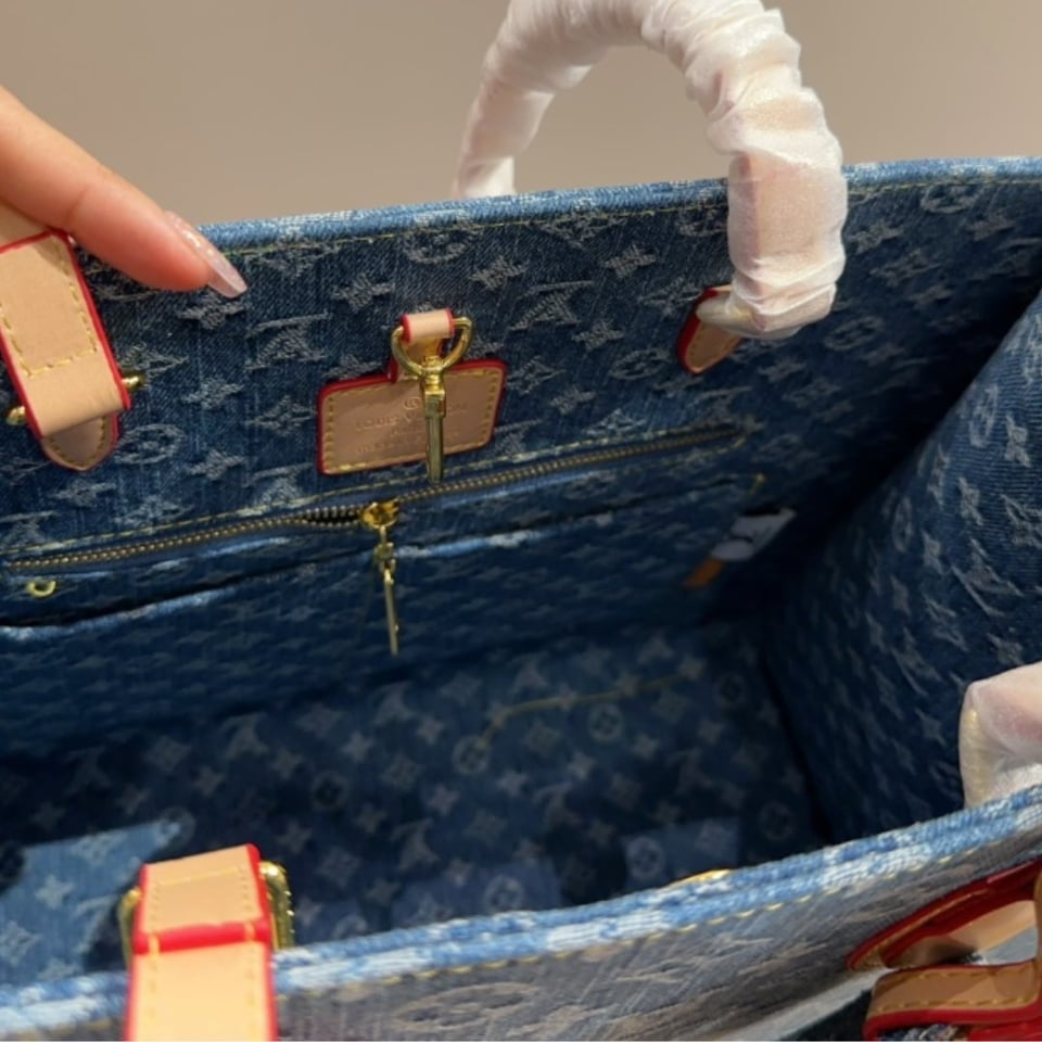 Louis Vuitton New Lv Remix Onthego Mm Denim Blue 35Cm M46871 view 9