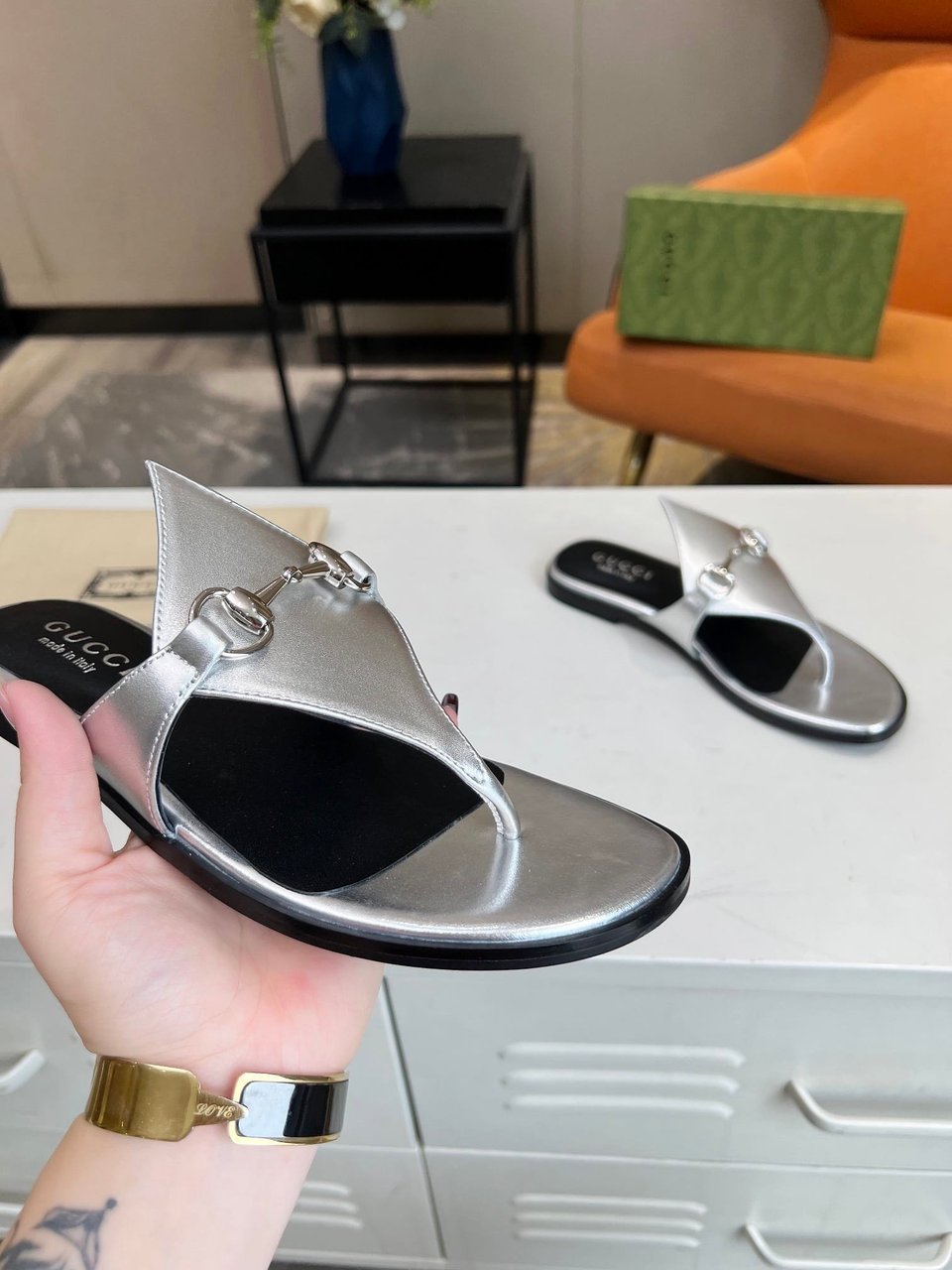 Gucci Women’S Thong Sandal With Horsebit Silver view 7