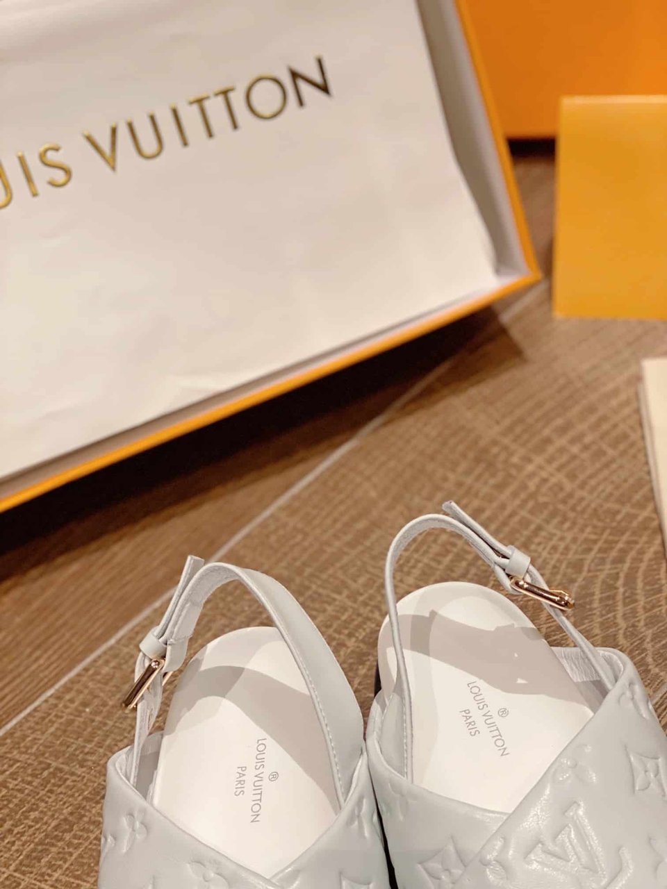Louis Vuitton Monogram Embossed Paseo Flat Comfort Sandals White view 9