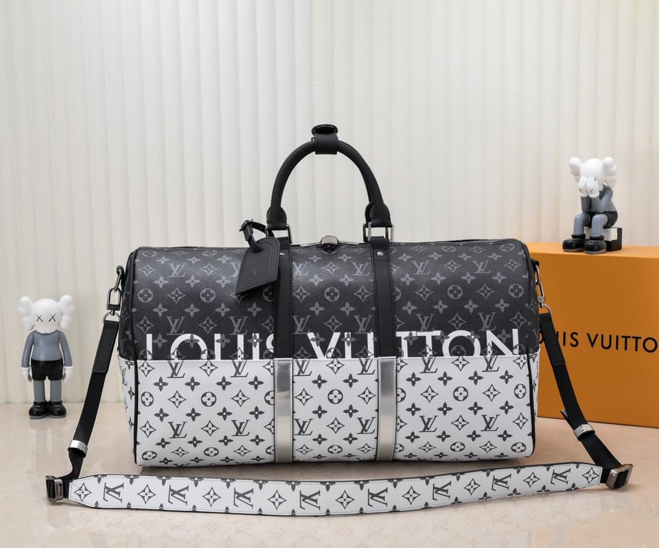 Louis Vuitton Keeppall Bandouliere Monogram Eclipse view 3