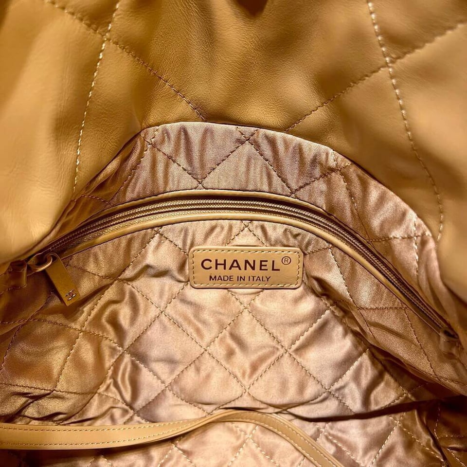 Chanel 22 Small Handbag Shiny Calfskin Camel Gold Metal view 11