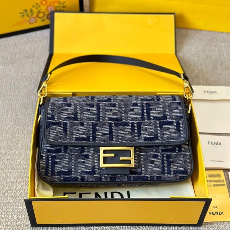 Fendi Baguette Ff Chenille Bag Dark Blue 27Cm view 3
