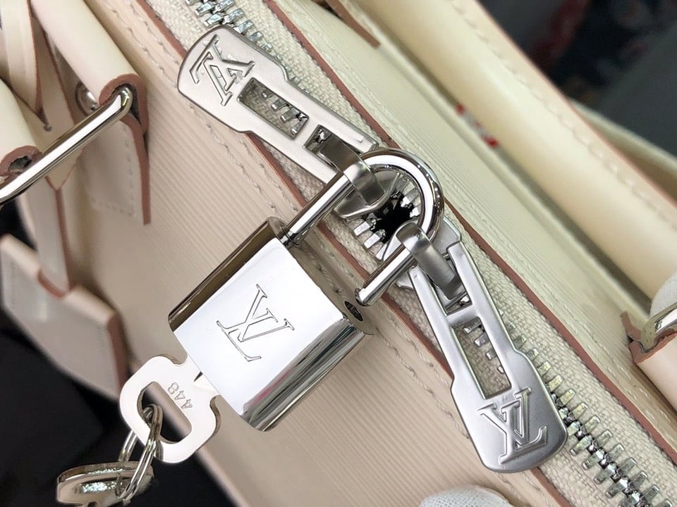Louis Vuitton Alma Bb 23Cm view 6