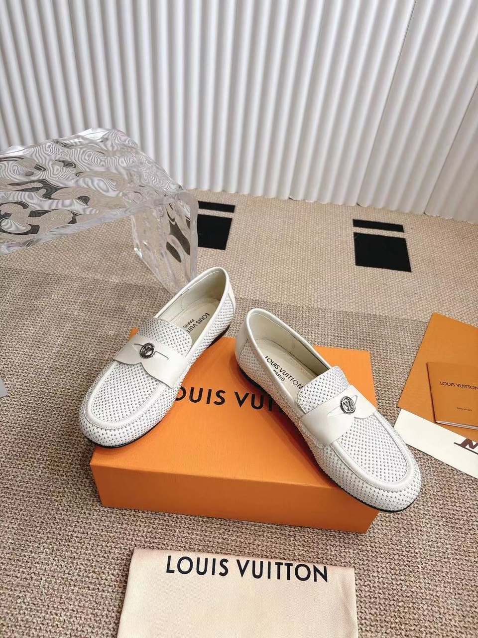 Louis Vuitton Soho Flat Loafer White1AGXDC view 10