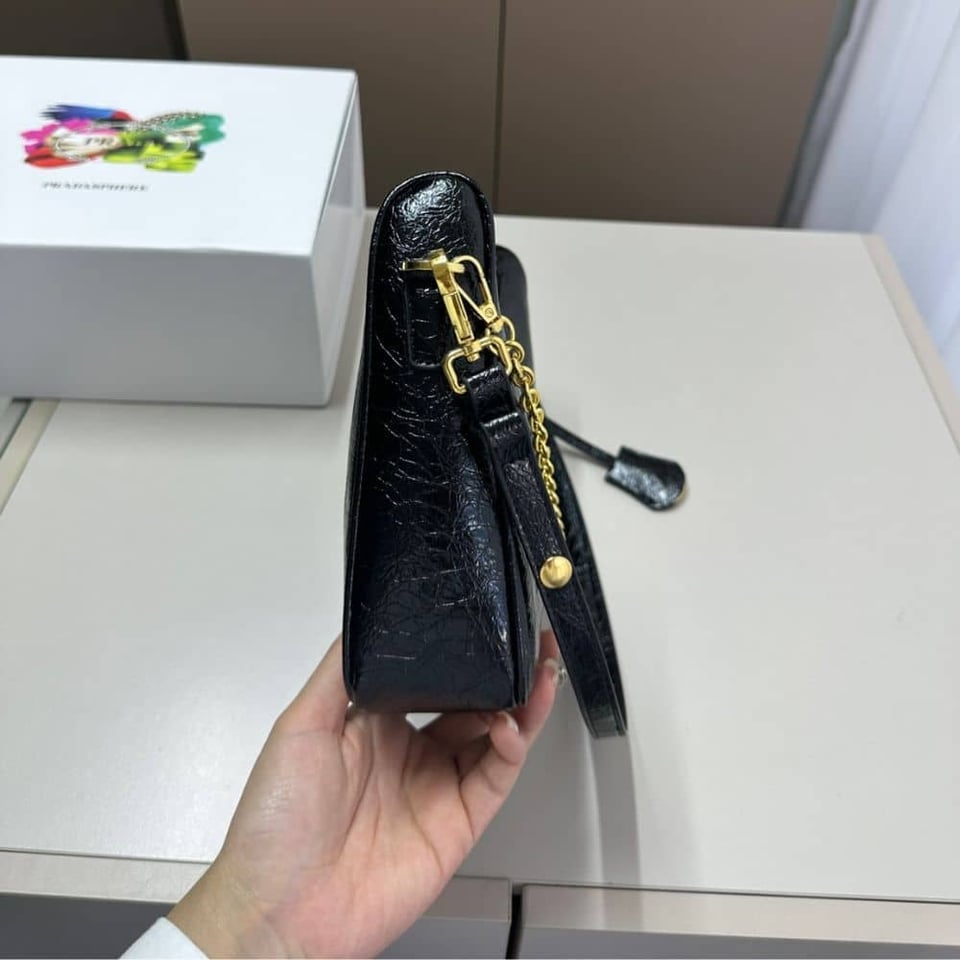 Prada Re Edition Mini Bag In Naplak Patent Leather Black 28Cm view 10