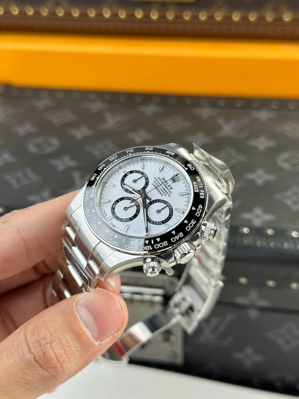 [SUPER CLONE] Rolex Daytona “Panda” 40 mm White Dial 126500LN view 4