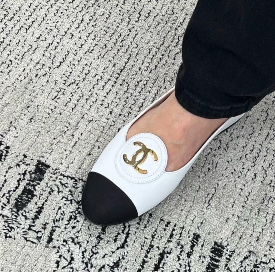 Chanel Lambskin Grosgrain Ballerinas With Gold CC Logo White &amp; Black Lambskin G39845 view 2
